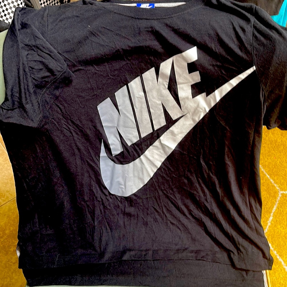 🎉2/$10🎉 Nike Short sleeve T-Shirt XL